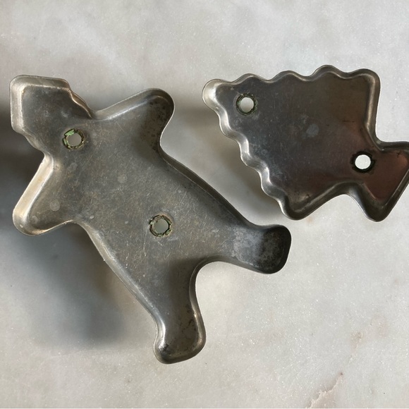 Vintage Holiday Cookiw Cutters - Picture 2 of 3